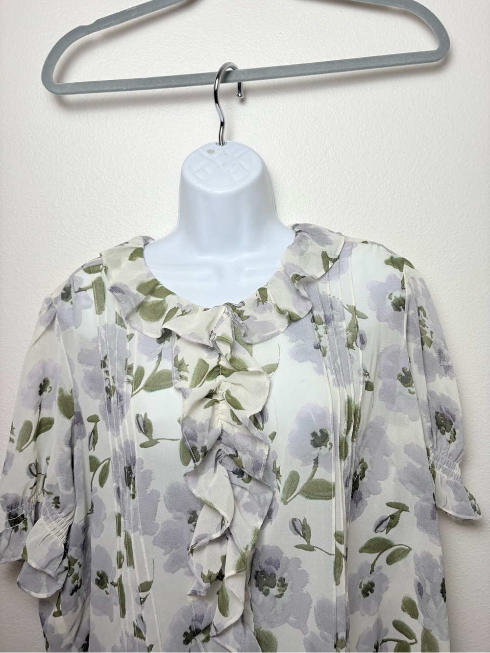 Cabi New Printed Cherish Blouse #4720 romantic floral - Picture 3 of 5